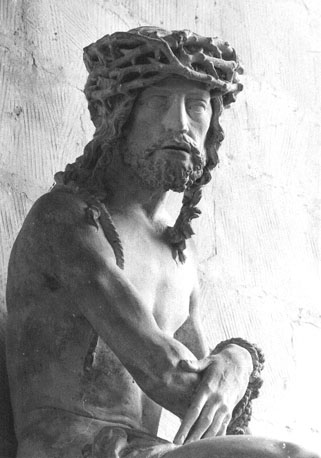Noordzijde: Christus in doodsstrijd, in afwachting van zijn kruisiging, zittend op een steen, detail: bovenlichaam van Christus