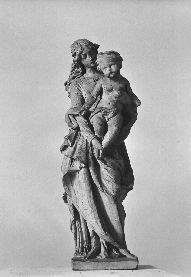 Maria staande, met Christuskind