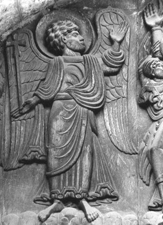 Porte Miégeville, timpaan: Hemelvaart van Christus, detail: engel