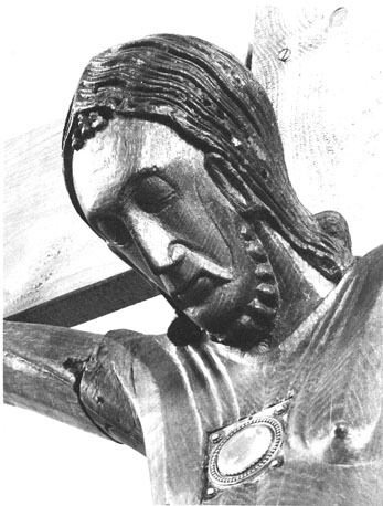 Crucifix: Christus aan het kruis met reliekhouder in borst, detail: hoofd van Christus