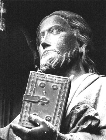 Westfacade, middenportaal, trumeau: beeld van Christus  ("le Beau Dieu")