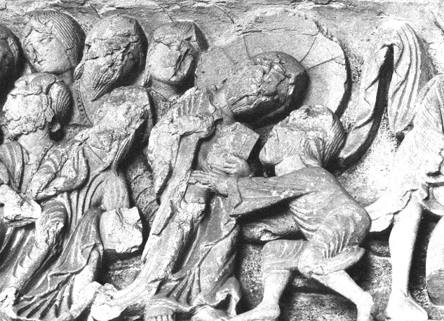 Timpaan, latei: voorstellende scènes uit het Passieverhaal, detail: de kus van Judas