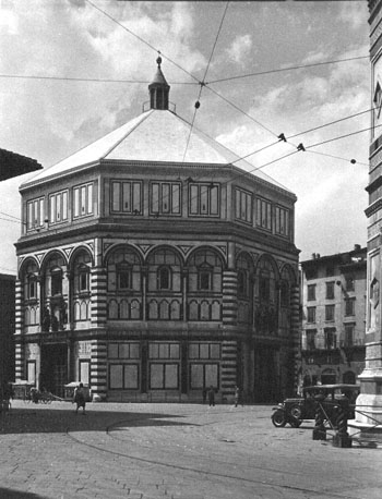 Baptisterium vanuit het zuidoosten