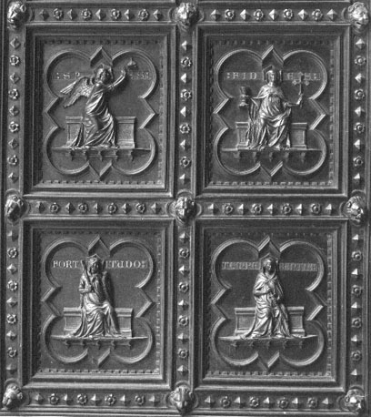 Zuidportaal, 4 reliëfs in vierpas: Spes (Hoop), Fides (Geloof), Fortitudo (Kracht), Temperantia (Matigheid)