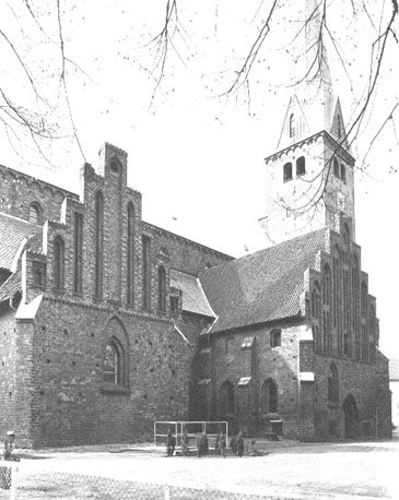 Zuidzijde van kerk