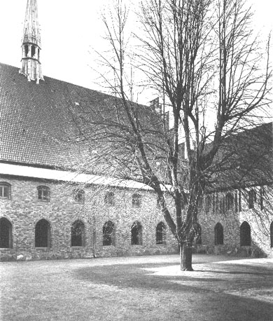 Kloostergebouw met kloosterhof