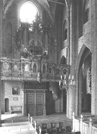 Kerk, middenschip, zicht op orgel