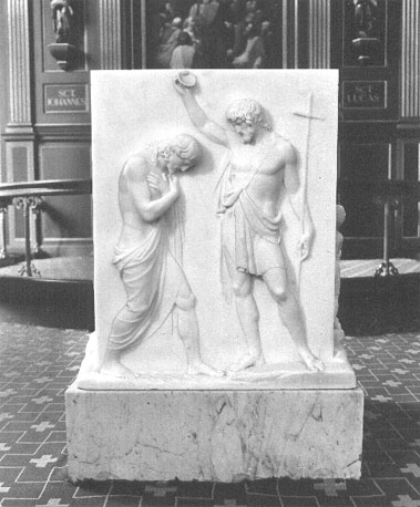 Interieur kerk: doopvont