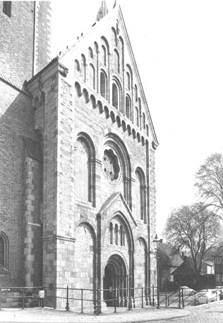 Westfacade