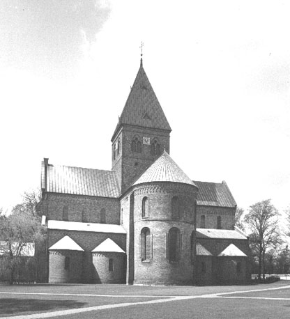 Koor en transepten vanuit het oosten