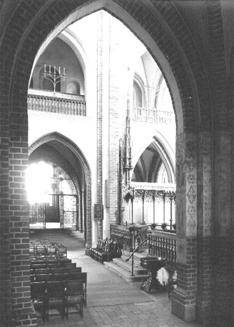 Viering, zicht op kapel van Christiaan IV, koor, vanuit het zuiden