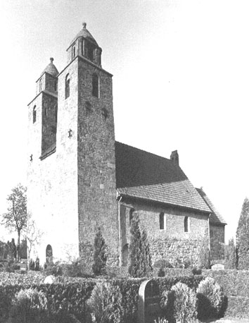 Westwerk en kerk vanuit het zuidwesten gezien