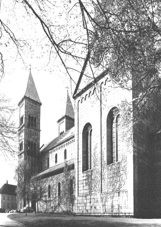 Zuidertransept, zijbeuk, torens vanuit het zuidoosten