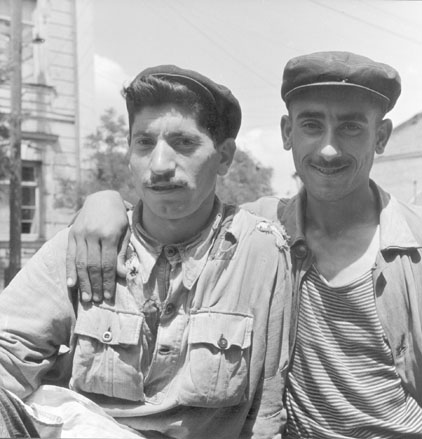 Twee mannen met petten