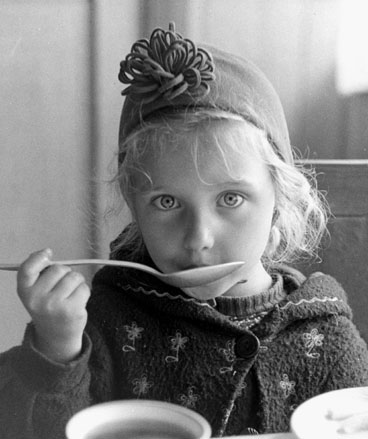 Meisje in crèche