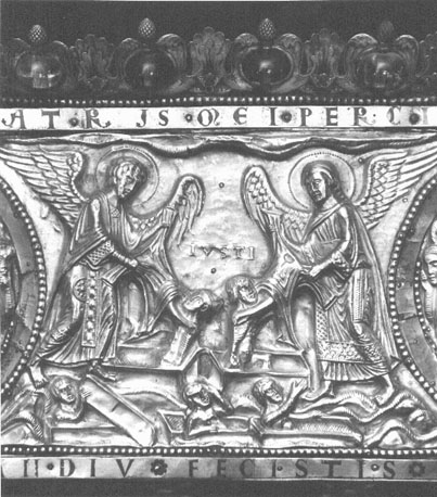 Reliekschrijn van sint Servatius ("Noodkist"), dakvlak: Laatste Oordeel, opstanding van de doden (de rechtvaardigen ontvangen het kleed der onsterfelijkheid)