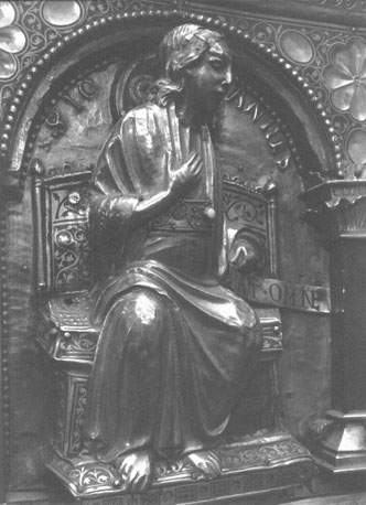 Reliekschrijn van sint Servatius ("Noodkist"), lange kant: sint Johannes (apostel)