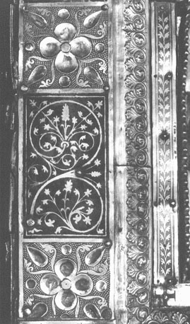 Reliekschrijn van sint Servatius ("Noodkist"): gedecoreerde rand (detail))