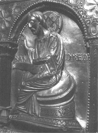Reliekschrijn van sint Servatius ("Noodkist"), lange kant, apostel: Andreus