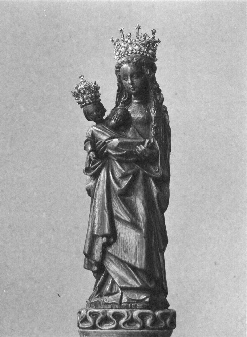  gekroonde Maria met gekroond Christuskind in haar armen, bijgenaamd 'Onze Lieve Vrouwe in 't Zand'
