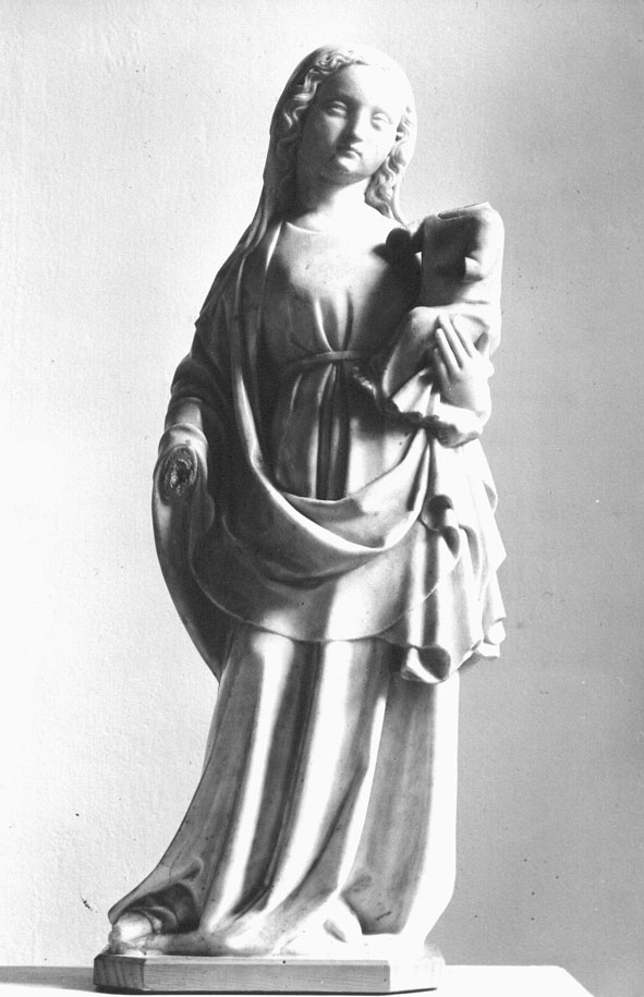 Staande Maria, Christuskind op haar linkerarm
