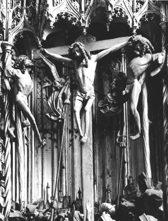 Passieretabe, middenstuk: Christus aan het kruistussen de twee misdadigers