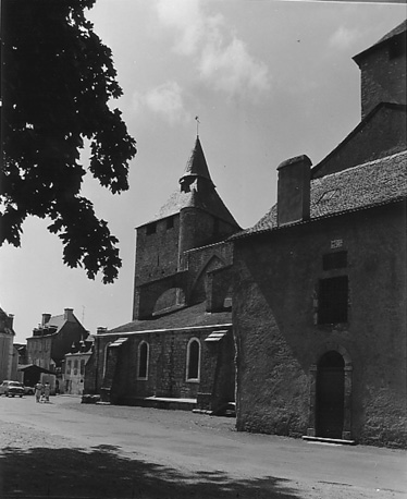 Zicht op kerk vanuit het zuidoosten