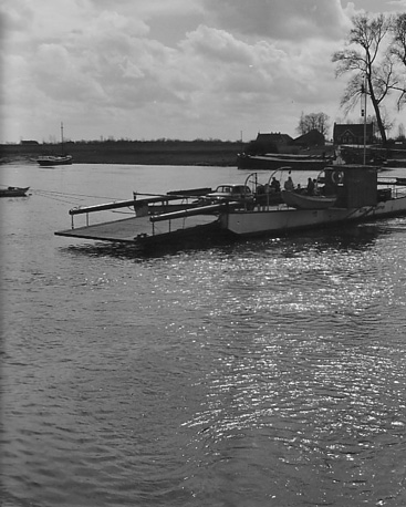 Veerpont op de Rijn