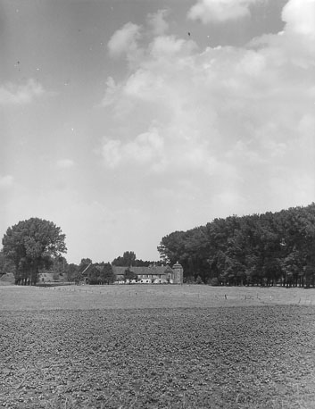 Landschap met grote boerderij
