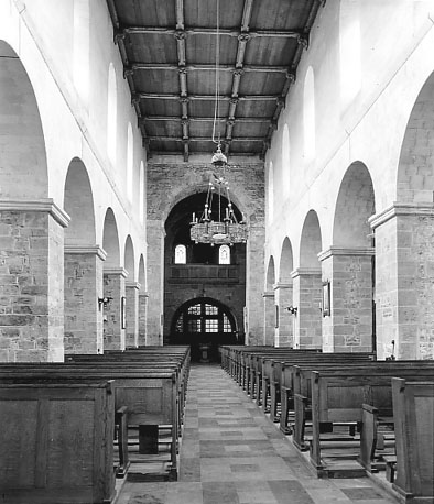 Kerk, interieur: middenschip, vanuit het oosten