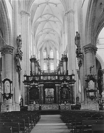 Kerk, interieur: middenschip en koor, met zicht op oksaal, vanuit het westen