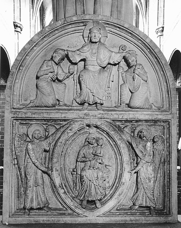 Westkoor, altaarretabel: tronende Christus zegent Petrus en de heilige Servaas; Maria met Christuskind in mandorla