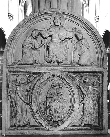 Westkoor, altaarretabel: tronende Christus zegent Petrus en de heilige Servaas; Maria met Christuskind in mandorla