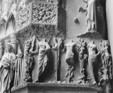 Reliëf op muur: menselijke figuren