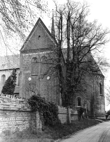 Koor en zuidtransept vanuit het zuiden