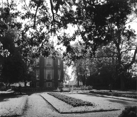 Huis vanuit de Amstel gezien