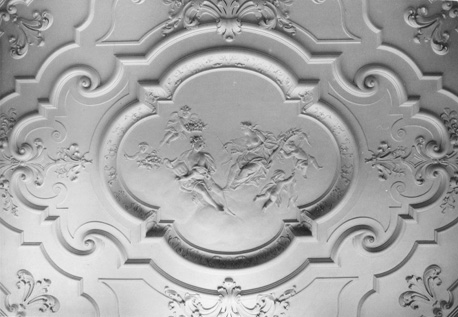 Interieur, plafond, stucwerk met mythologische figuren