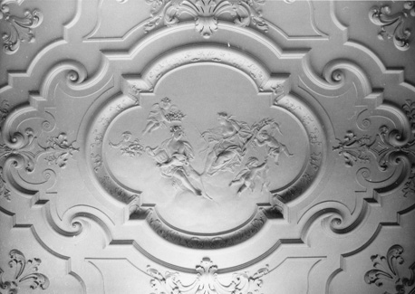 Interieur, plafond, stucwerk met mythologische figuren