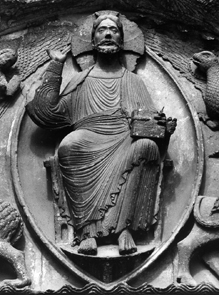 Tympaan van de centrale deur, westfacade, detail: Maiestas Domini.