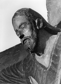Kruisbeeld, Christus aan het kruis (Christus gekleed in een wijde, lange tuniek); detail: hoofd van Christus.