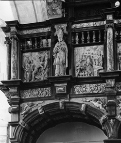 Ingang middenschip, oksaal: detail (bijbelse scenes)
