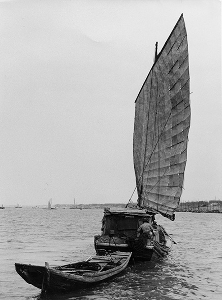 Zeilboot op de rivier